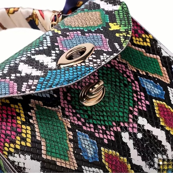 ๐โจ Gorgeous Snake Skin Pattern Satchel Bag with Scarf Decor - Stand Out - Picture 4 of 7